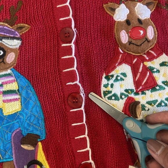 White Stag Winter Reindeer Holiday Christmas 16W Red Embroidered Sweater Vest - Picture 10 of 12